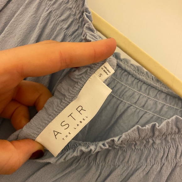 ASTR Ruffle Shoulder Top, Size Small, Excellent cond - Picture 5 of 5